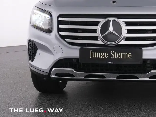 Mercedes-Benz GLB 220