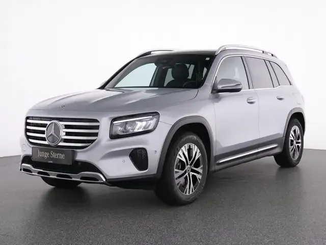Mercedes-Benz GLB 220