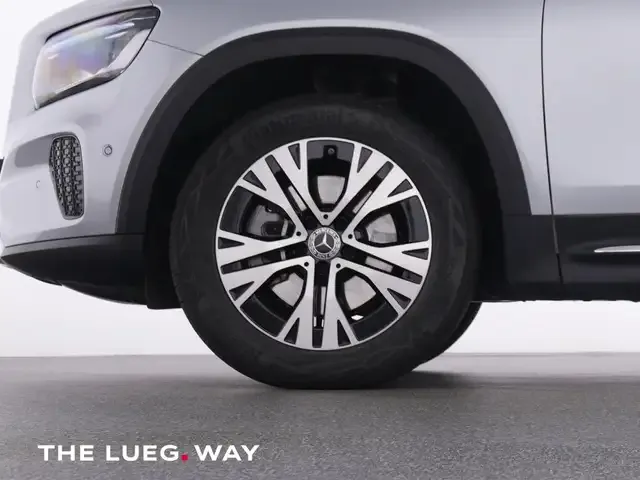 Mercedes-Benz GLB 220