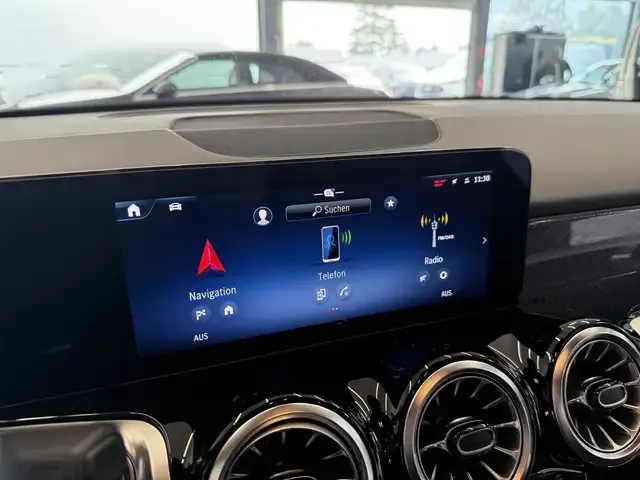 Mercedes-Benz GLB 200