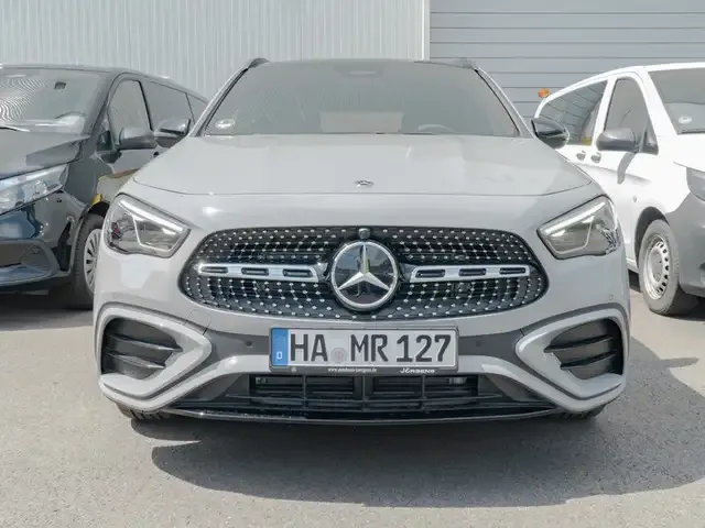 Mercedes-Benz GLA 220