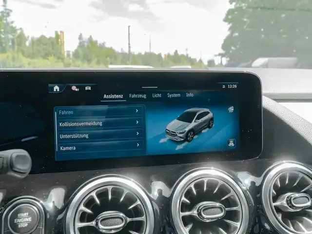 Mercedes-Benz GLA 220