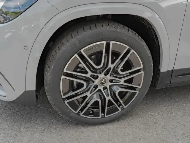 Mercedes-Benz GLA 220