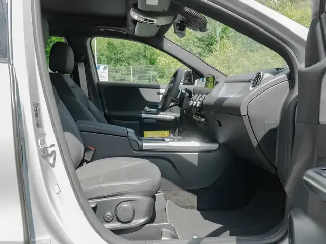 Mercedes-Benz GLA 220