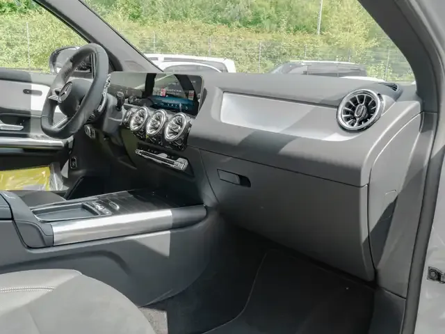Mercedes-Benz GLA 220