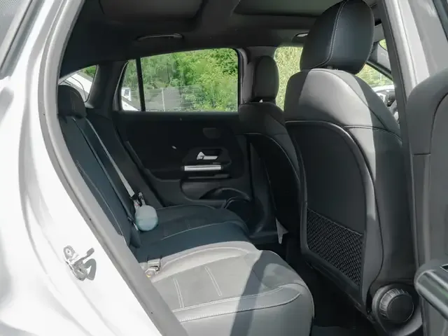 Mercedes-Benz GLA 220