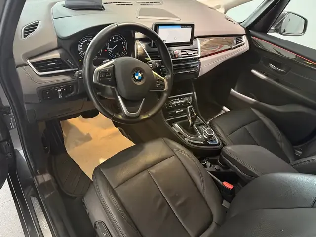 BMW 220