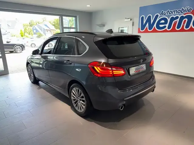 BMW 220