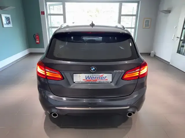 BMW 220