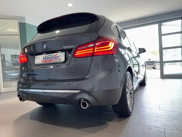 BMW 220