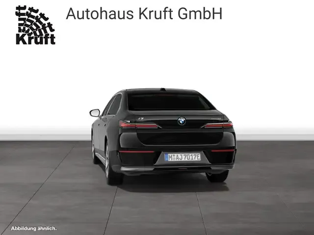 BMW i7