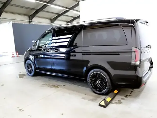 Mercedes-Benz V 250