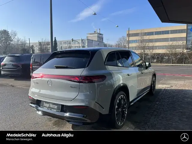 Mercedes-Benz EQS SUV