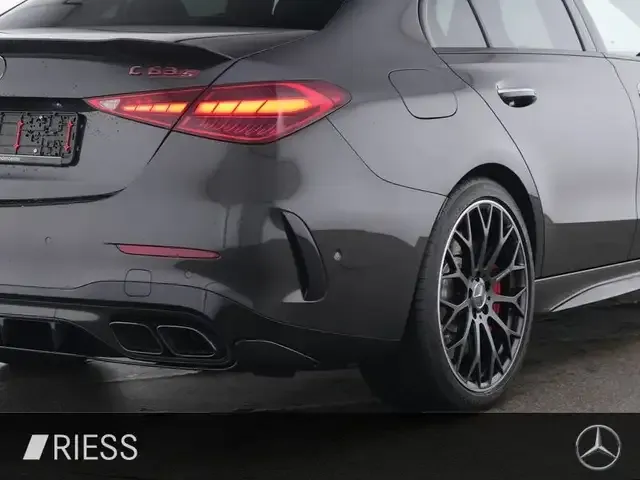 Mercedes-Benz C 63 AMG