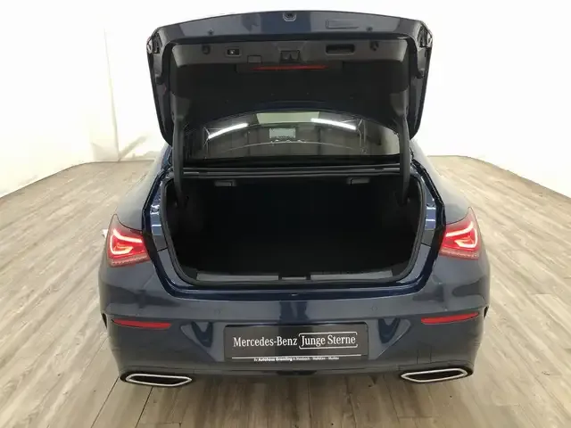 Mercedes-Benz CLA 200