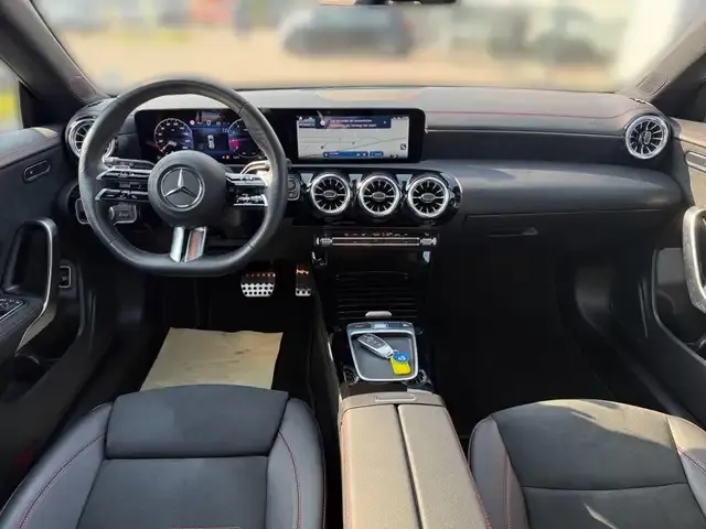 Mercedes-Benz CLA 200