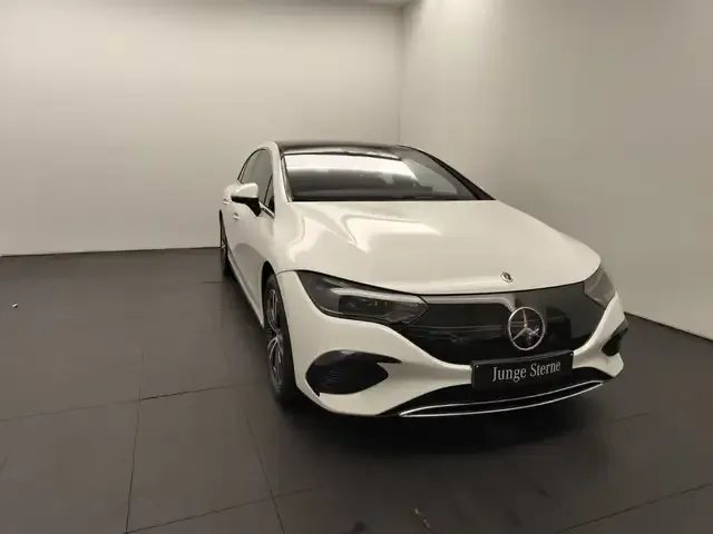 Mercedes-Benz EQE 300