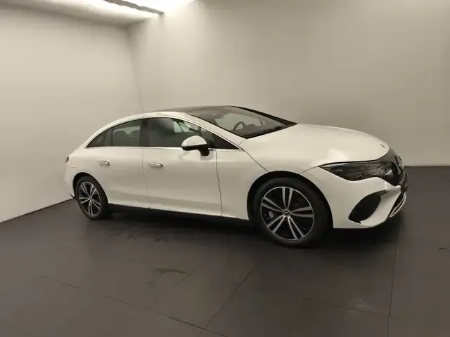 Mercedes-Benz EQE 300