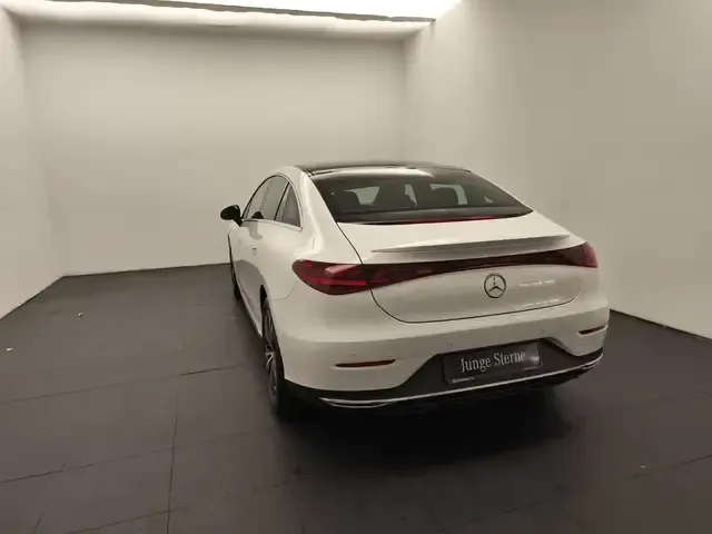 Mercedes-Benz EQE 300