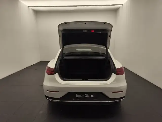 Mercedes-Benz EQE 300