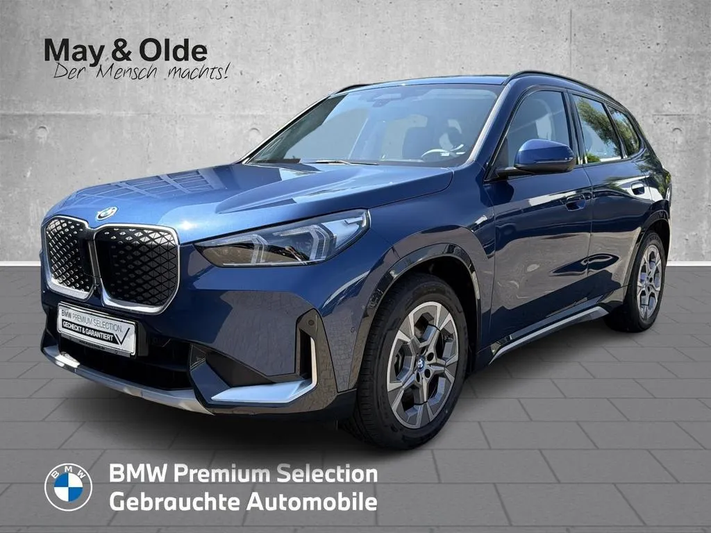 BMW iX1