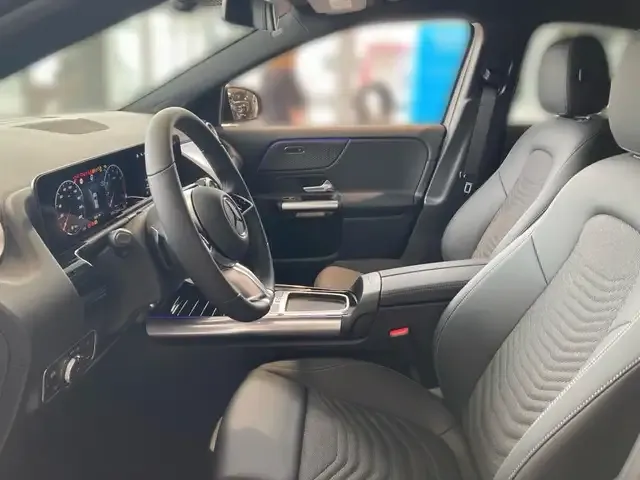 Mercedes-Benz GLA 200