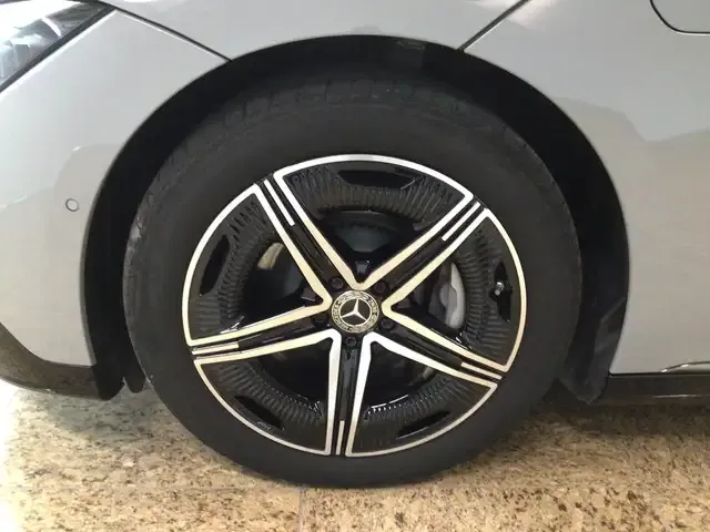 Mercedes-Benz EQE 500