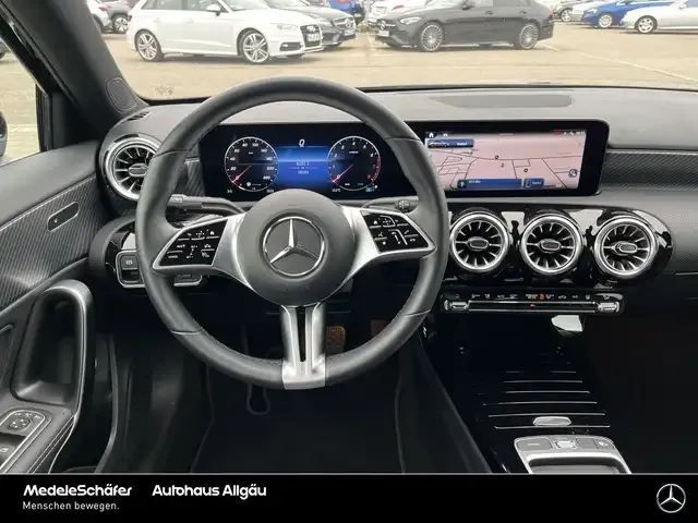 Mercedes-Benz A 220
