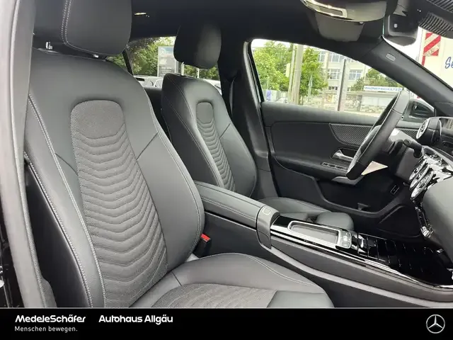 Mercedes-Benz A 220