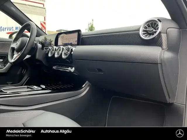 Mercedes-Benz A 220