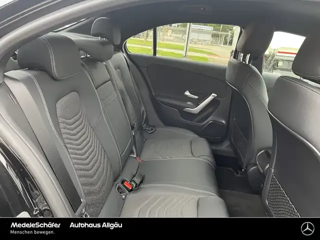 Mercedes-Benz A 220