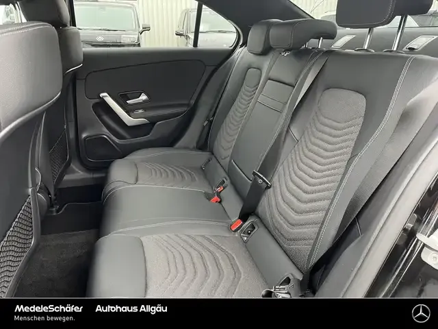 Mercedes-Benz A 220