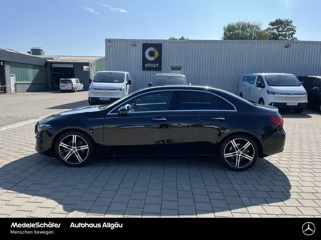 Mercedes-Benz A 220
