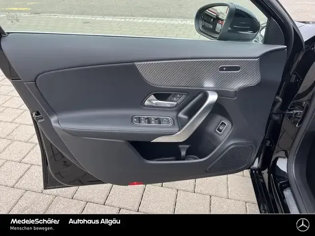 Mercedes-Benz A 220