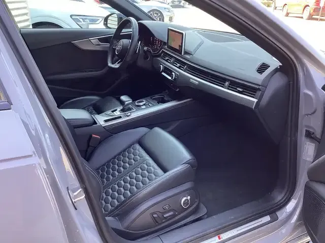 Audi RS4