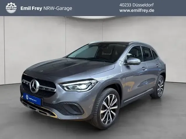 Mercedes-Benz GLA 200