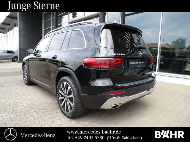 Mercedes-Benz GLB 220