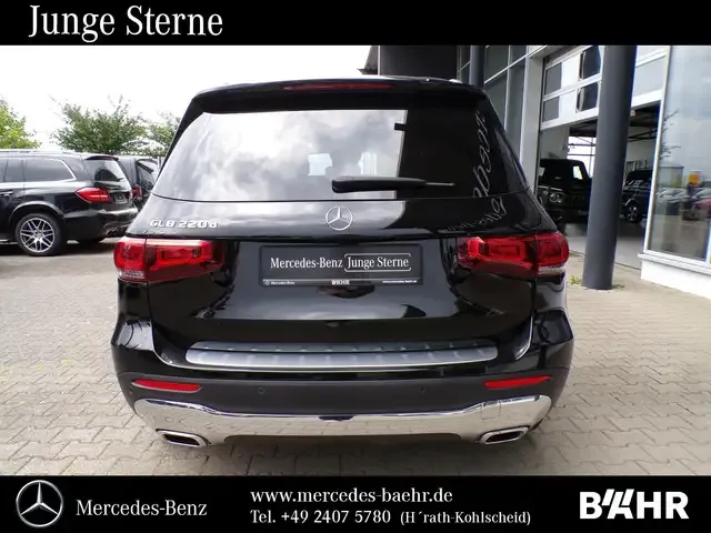 Mercedes-Benz GLB 220