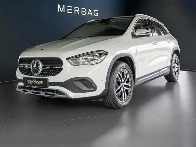 Mercedes-Benz GLA 200