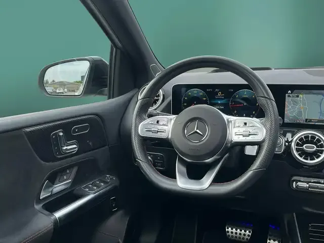 Mercedes-Benz B 220