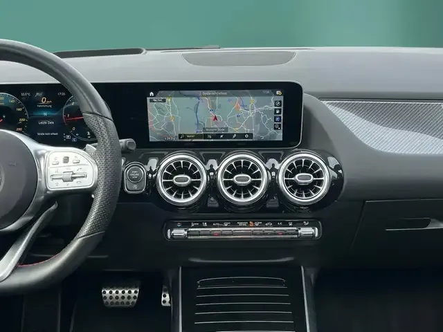 Mercedes-Benz B 220