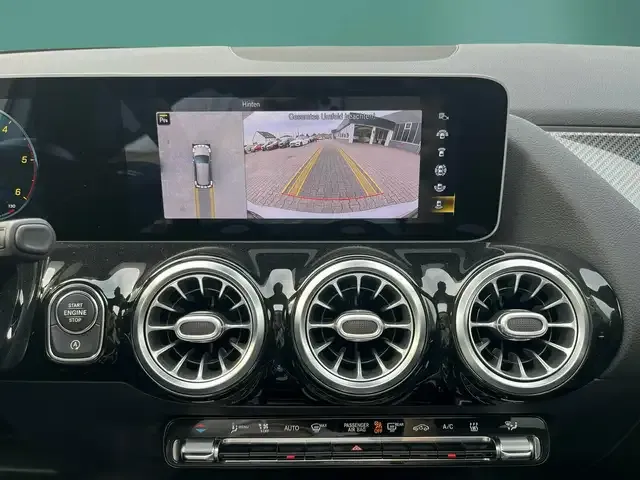 Mercedes-Benz B 220