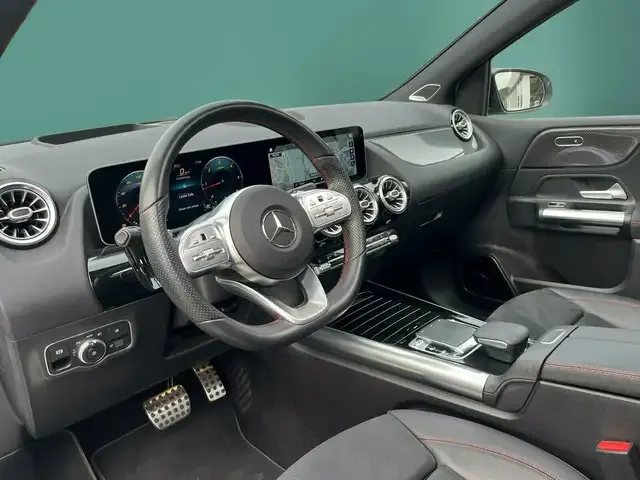 Mercedes-Benz B 220
