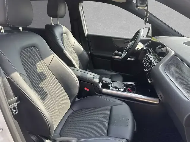 Mercedes-Benz B 220