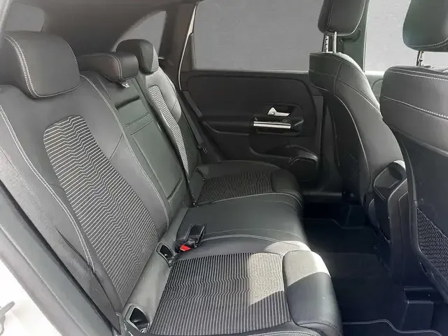 Mercedes-Benz B 220