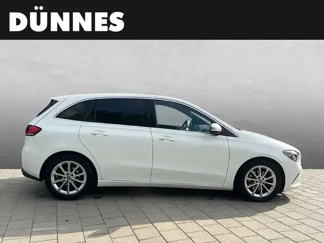 Mercedes-Benz B 220