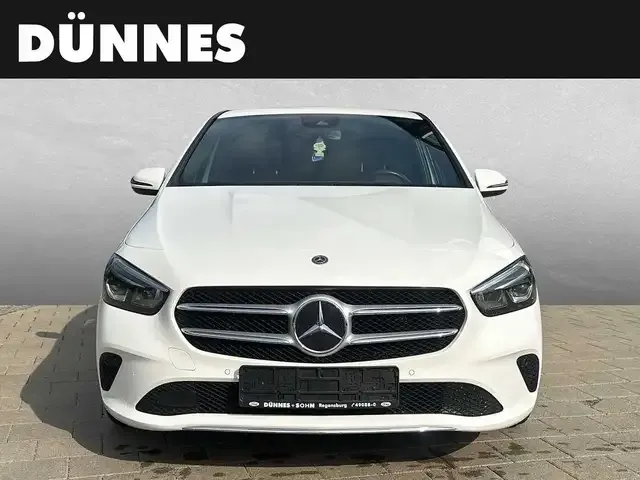 Mercedes-Benz B 220