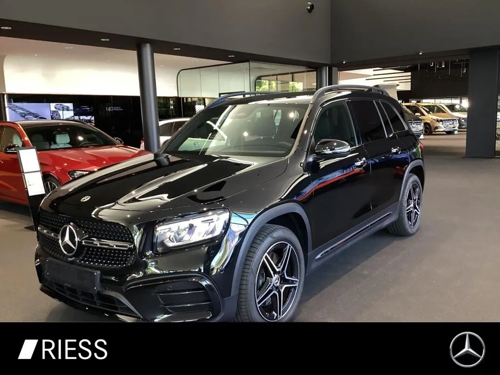 Mercedes-Benz GLB 220