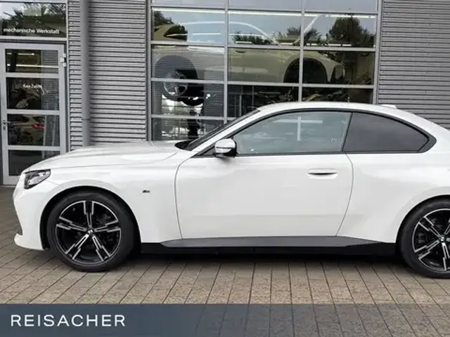 BMW 218