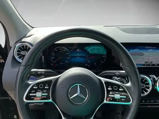 Mercedes-Benz GLA 200